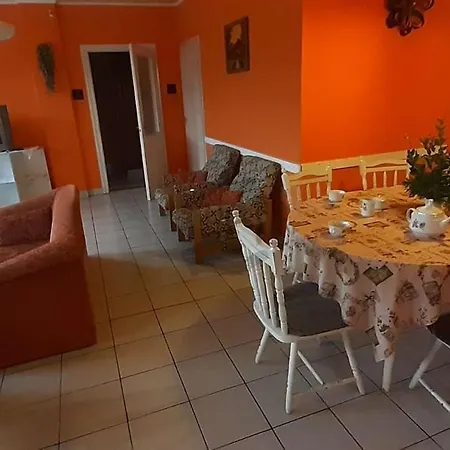 Juci Nyaralohaz * Balatonkeresztúr